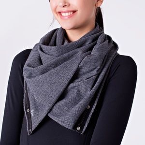 Ivivva by Lululemon Village Chill Scarf In Herringbone Slate /Black